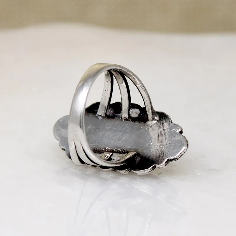 Banded Black & Gray Agate in Scalloped Sterling Ring